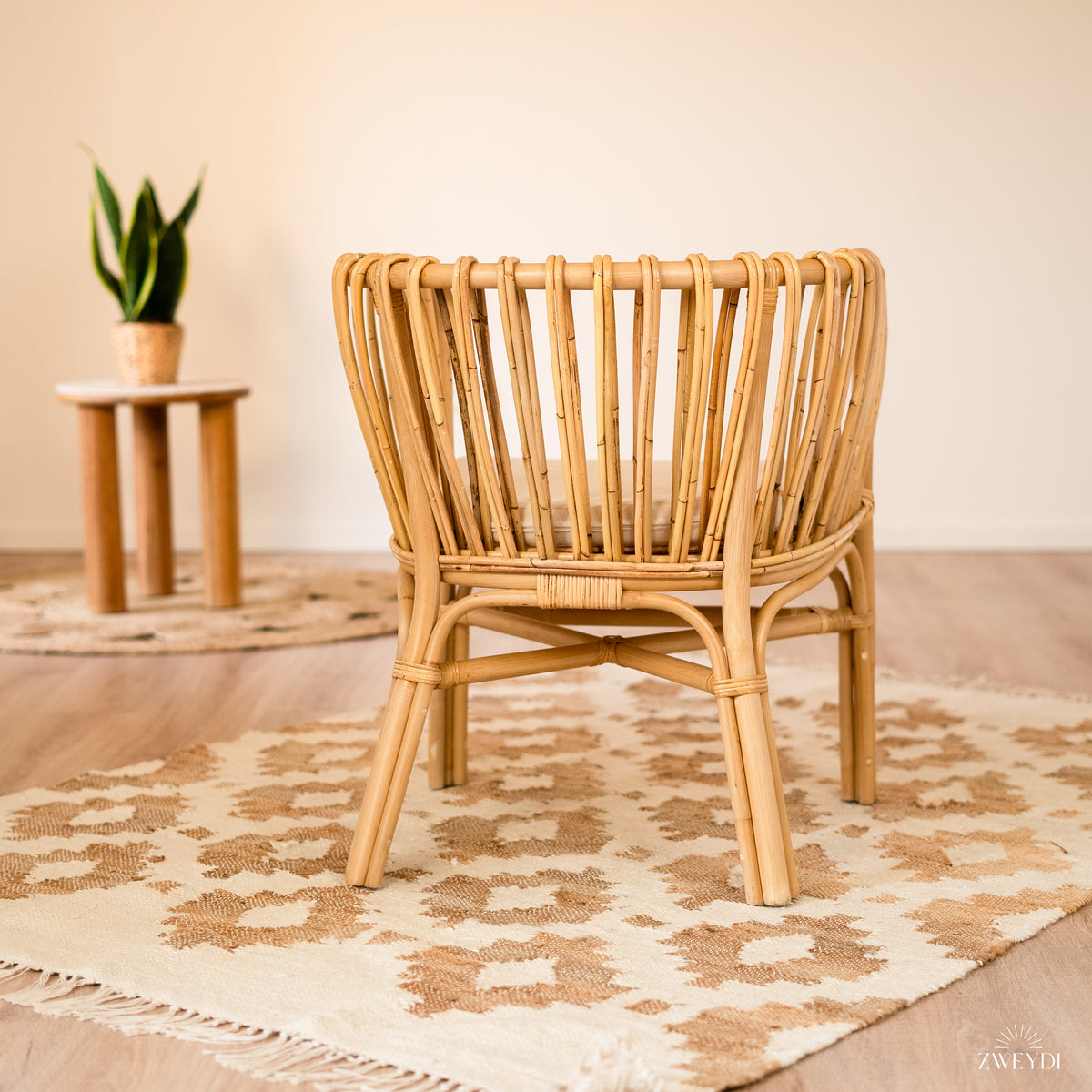 Ivory Rattan Stuhl