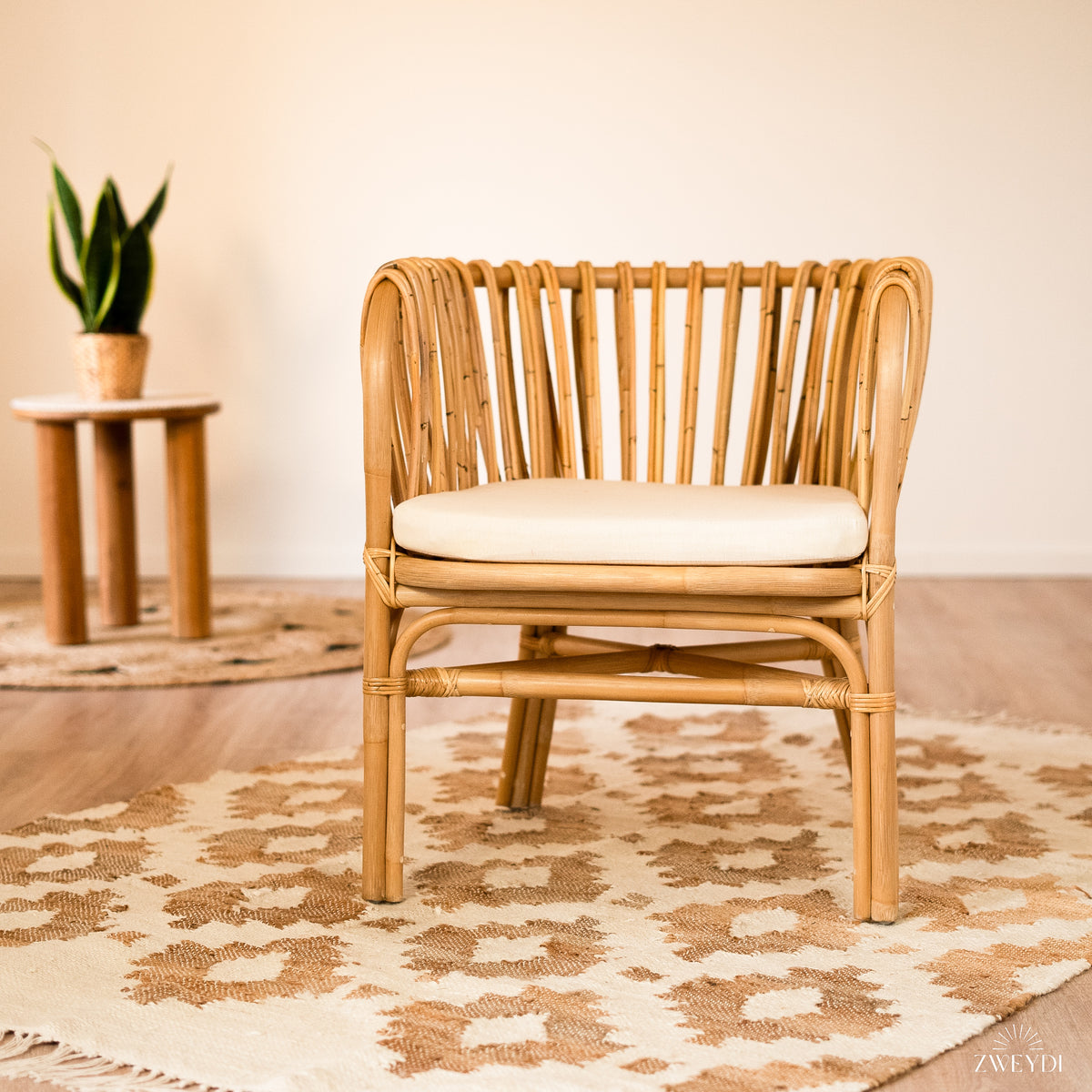 Ivory Rattan Stuhl