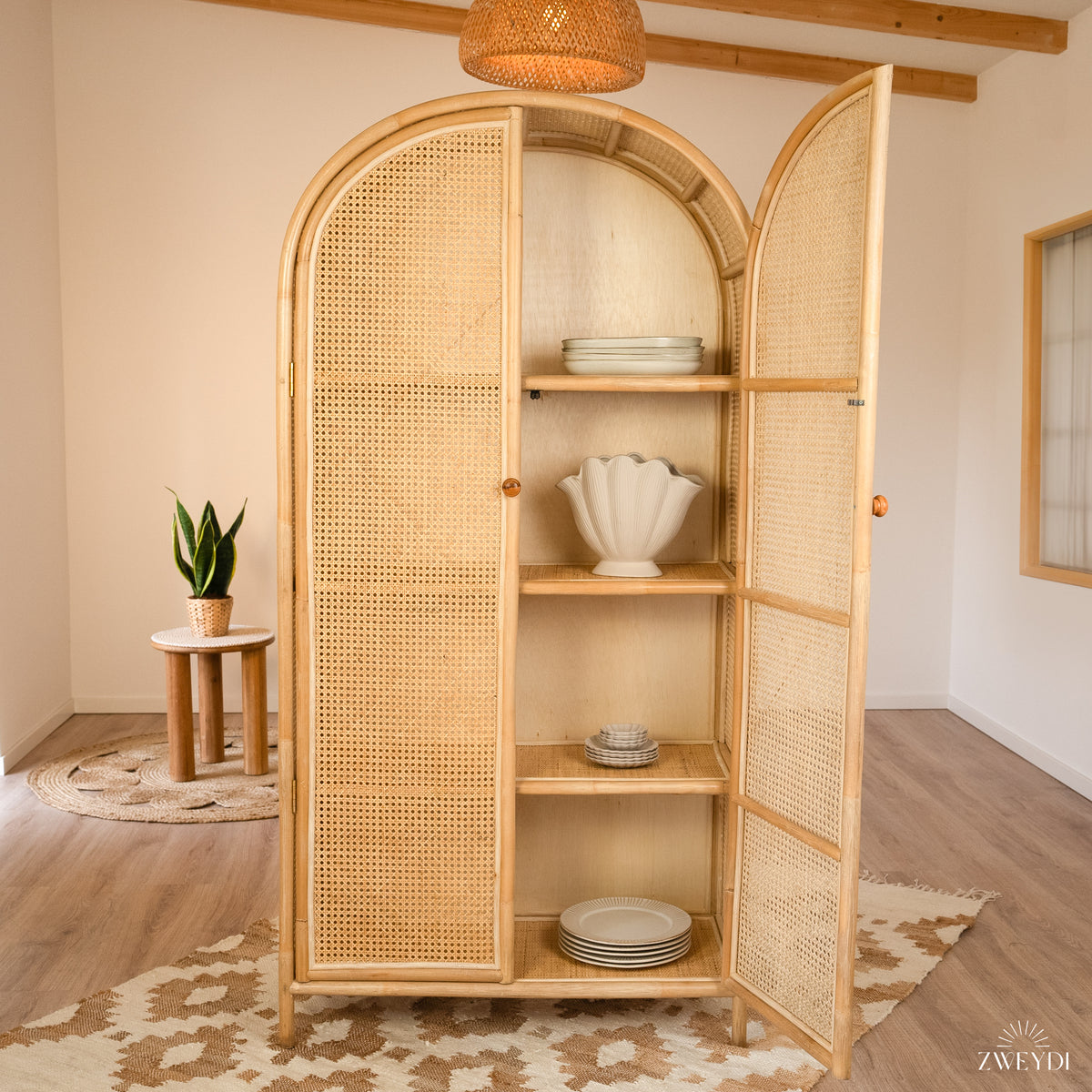 Indah Rattan Schrank