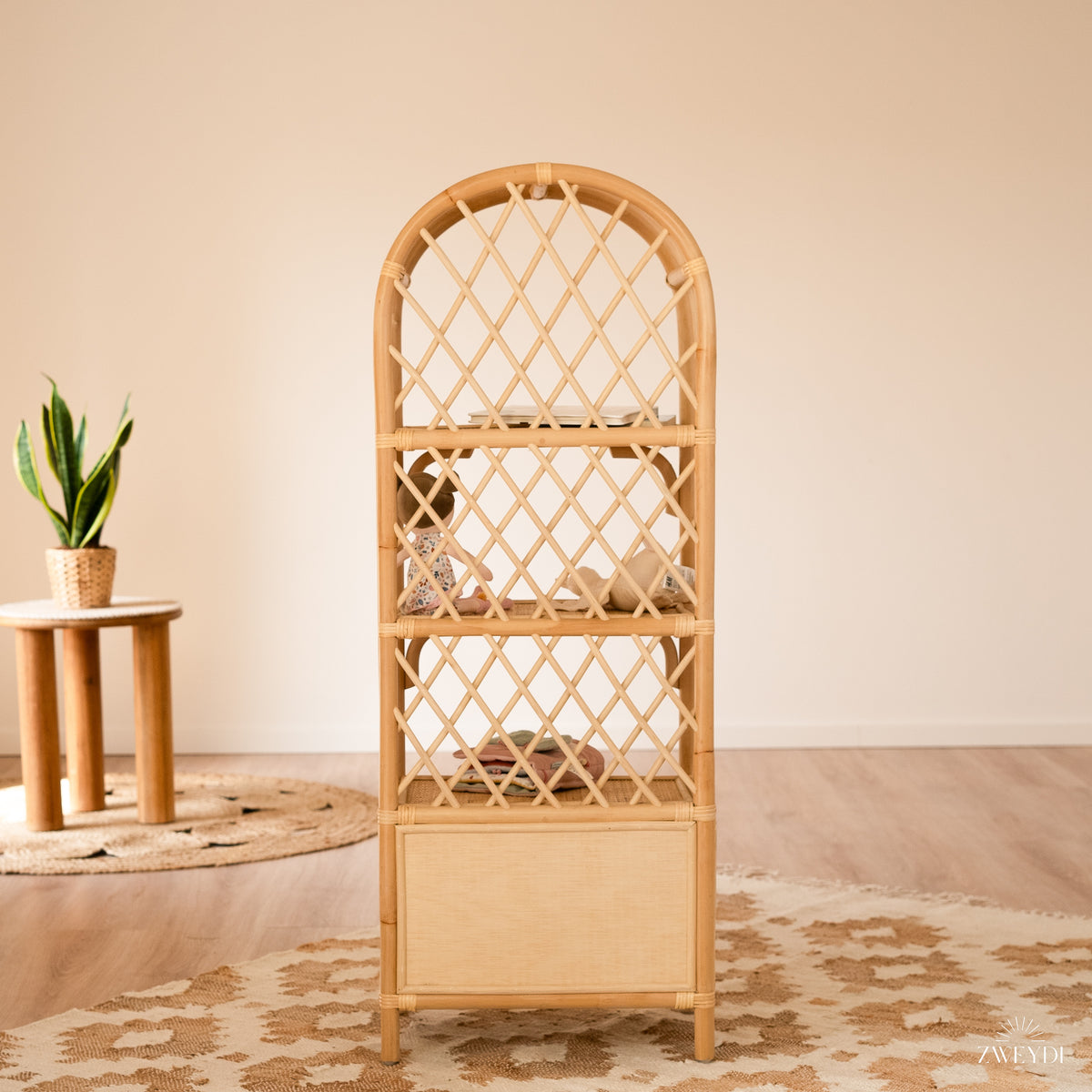 Sun and Moon Rattan Schrank